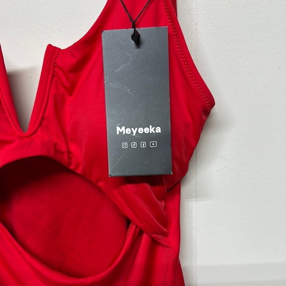 NWT Meyeeka Red One-Piece Swimsuit with Cutout - Picture 3 of 9